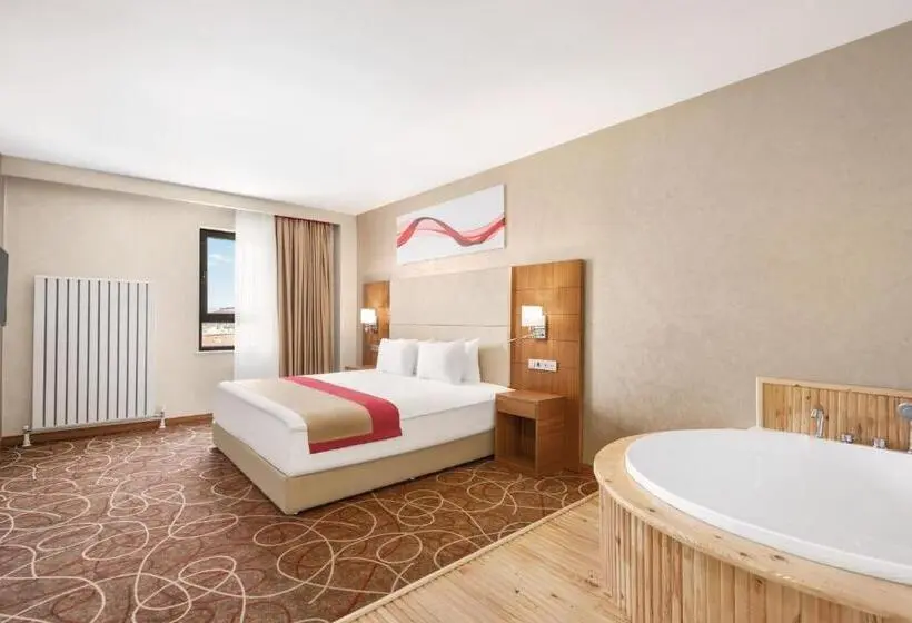 キングサイズベッドのスイートルーム, Ramada By Wyndham Elbistan
