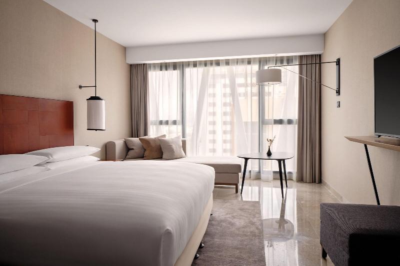 اتاق لوکس با تخت بزرگ, Tunis Marriott