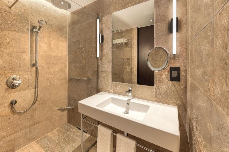 اتاق لوکس با تخت بزرگ, Tunis Marriott