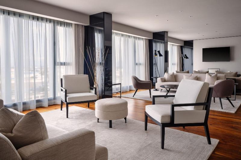سوئیت با تخت بزرگ, Tunis Marriott