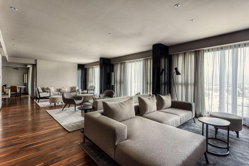 سوئیت با تخت بزرگ, Tunis Marriott