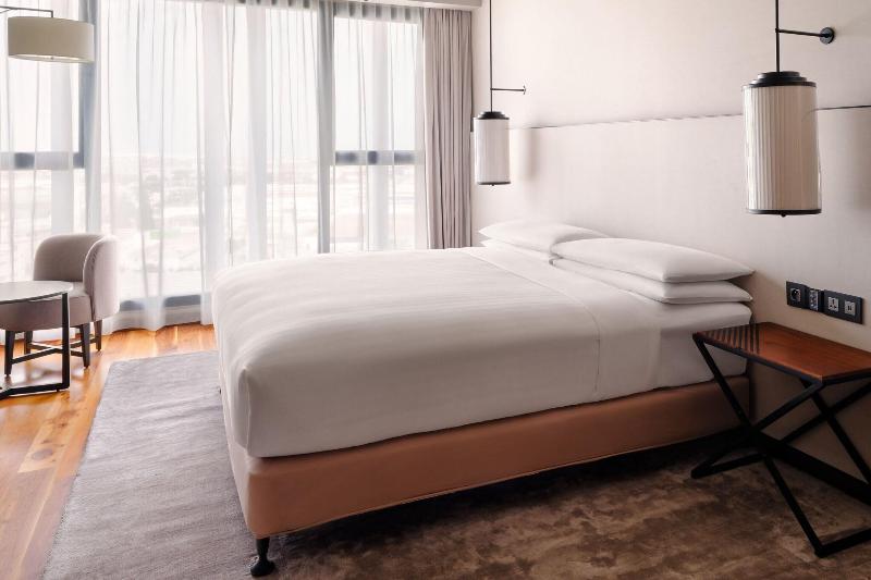 سوئیت با تخت بزرگ, Tunis Marriott