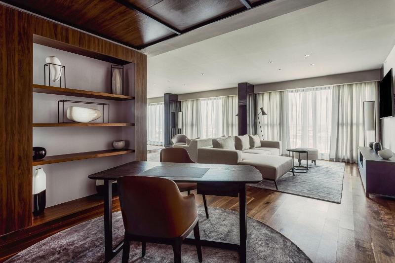 سوئیت با تخت بزرگ, Tunis Marriott