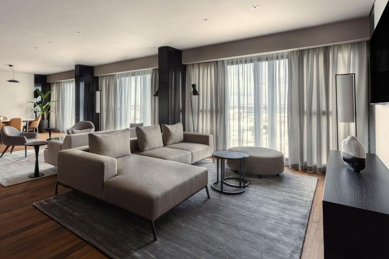 سوئیت با تخت بزرگ, Tunis Marriott