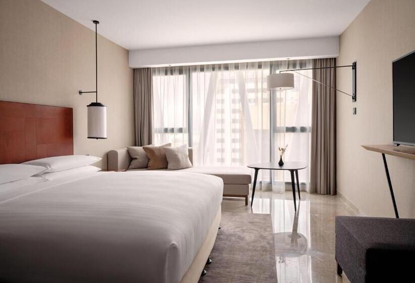 اتاق لوکس با تخت بزرگ, Tunis Marriott