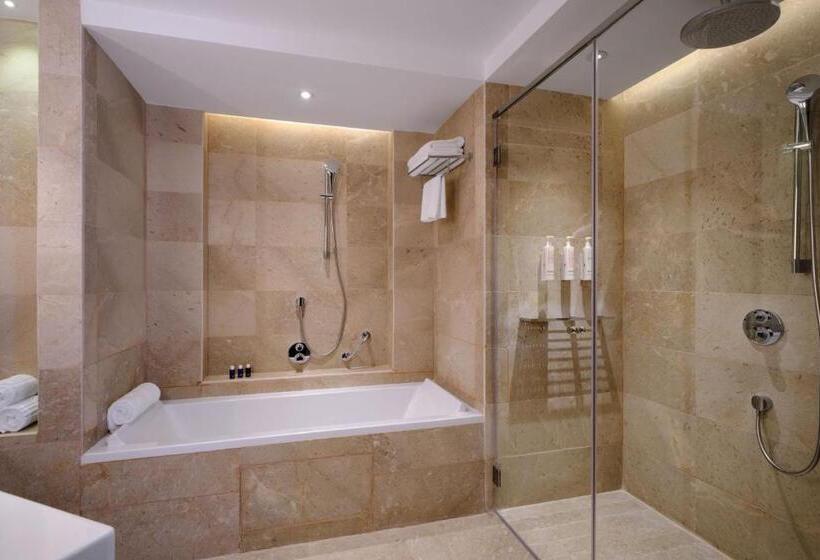 سوئیت با تخت بزرگ, Tunis Marriott