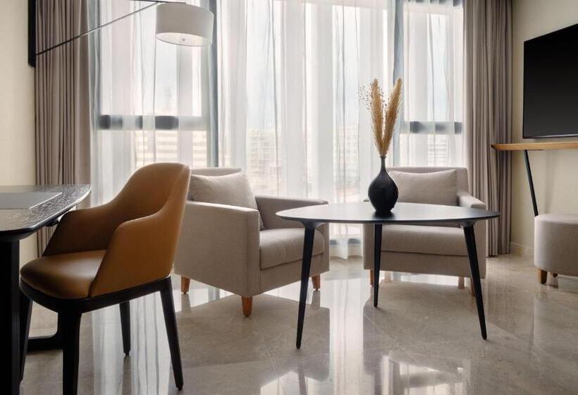 سوئیت با تخت بزرگ, Tunis Marriott