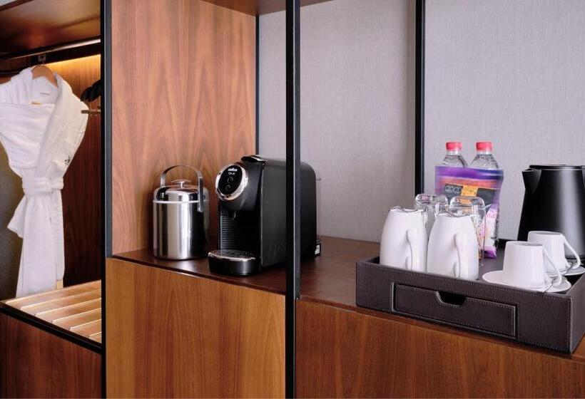 سوئیت با تخت بزرگ, Tunis Marriott