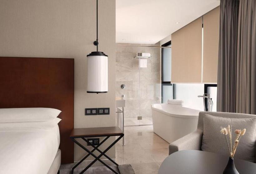 سوئیت با تخت بزرگ, Tunis Marriott