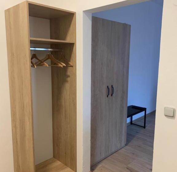 اتاق استاندارد, Benátky 214