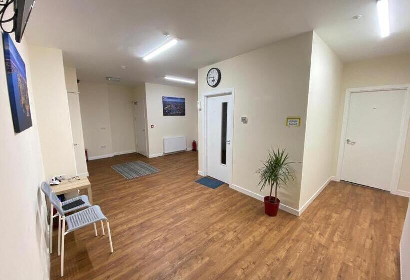 חדר אקונומי, Ibrox Guesthouse