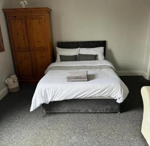 スタンダードルーム, Lincoln City Centre Rooms P&s