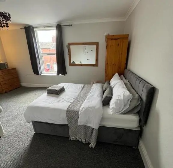 スタンダードルーム, Lincoln City Centre Rooms P&s