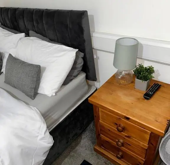 スタンダードシングルルーム, Lincoln City Centre Rooms P&s