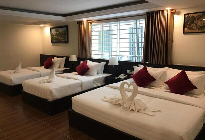 اتاق اجرایی سه نفره, Apple Hotel Two   Near Phnom Penh Airport