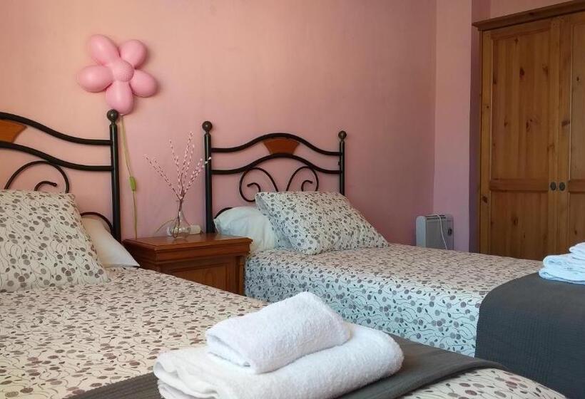 带共用浴室的标准房间, Lola 3 Habitacion Privada Aire Acondicionado Baños Compartidos