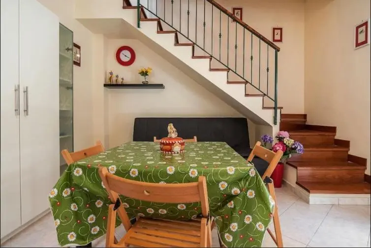 Talo 2 Makuuhuonetta, Agriturismo Zefiro