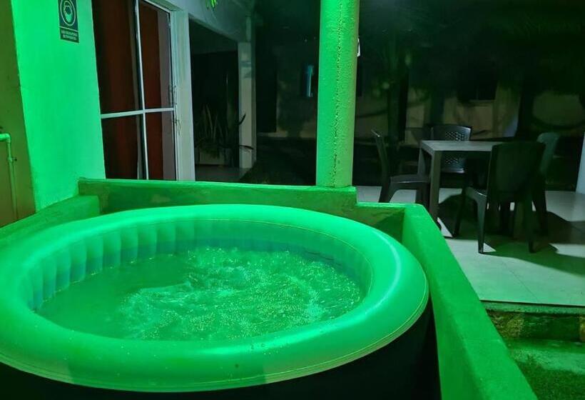 Triple Room Sea View, Cabañas Villa Juakiana