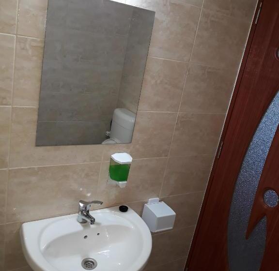 Quarto Triplo Estandar, Casa Razvan Vama Veche