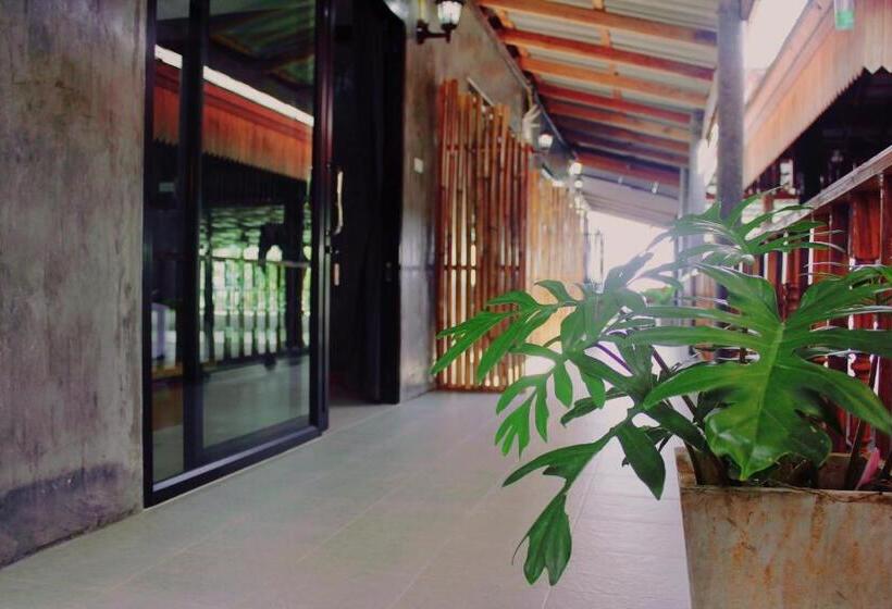 غرفة ديلوكس مزودة بشرفة, Lanta Sabai Day House