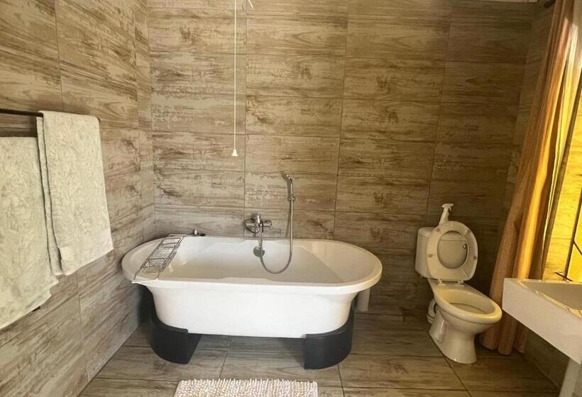 חדר דלוקס, Toro Guest House