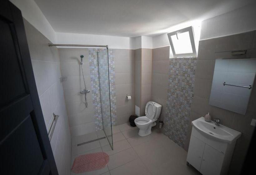 اتاق استاندارد سه نفره, Vila La Faleza Dubova