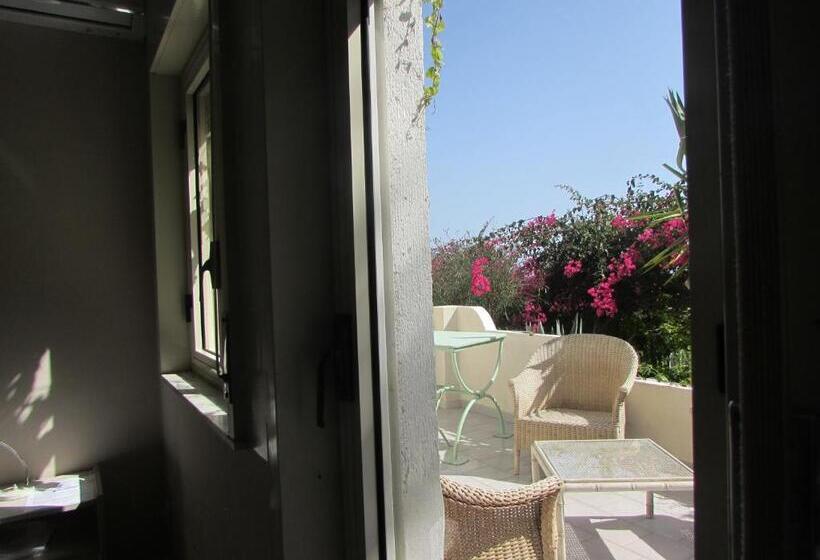 海景标准间带阳台, Villa Majata