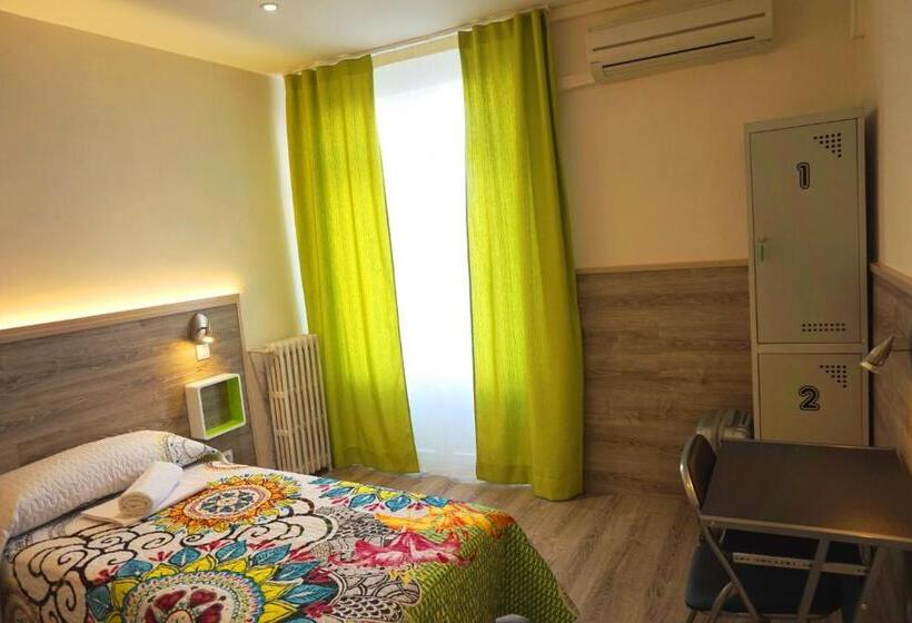 اتاق استاندارد با سرویس بهداشتی مشترک, Muchomadrid