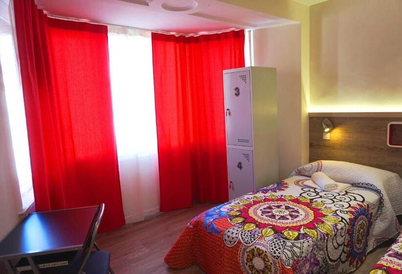 اتاق استاندارد با سرویس بهداشتی مشترک, Muchomadrid