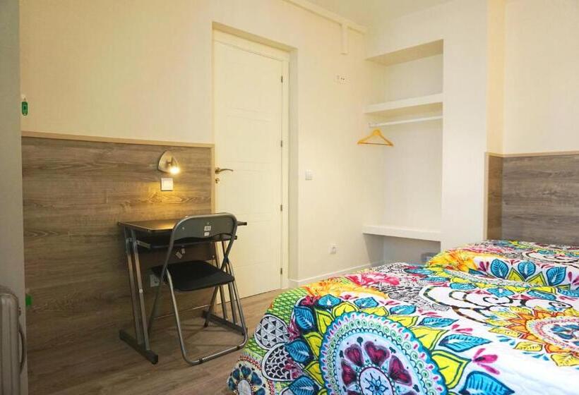 اتاق استاندارد با سرویس بهداشتی مشترک, Muchomadrid