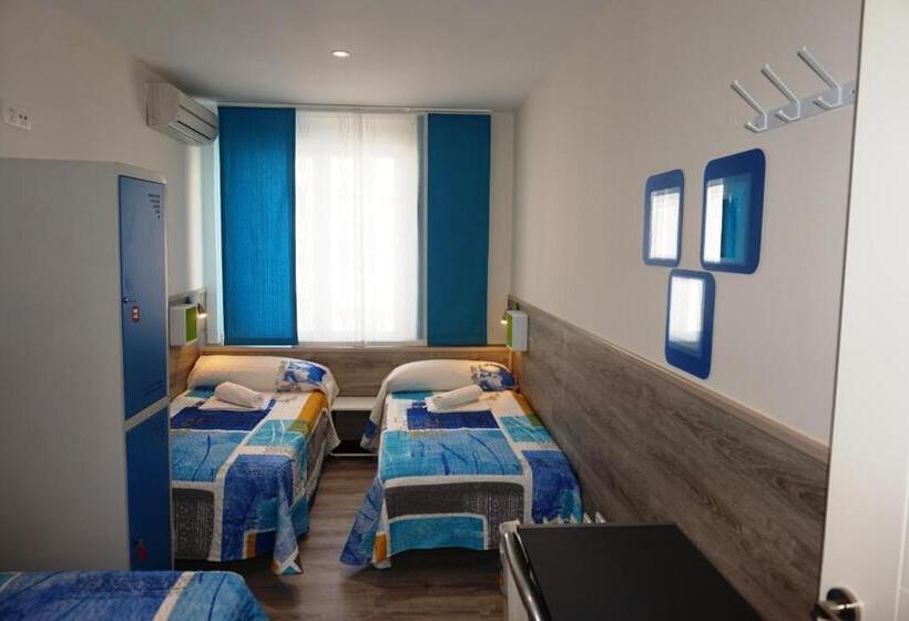 اتاق استاندارد سه تخته با سرویس بهداشتی مشترک, Muchomadrid