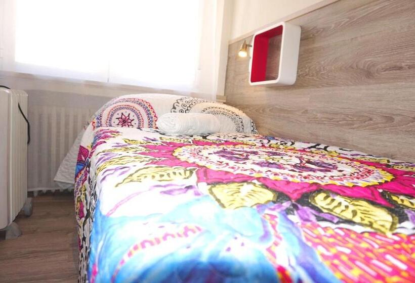 اتاق استاندارد با سرویس بهداشتی مشترک, Muchomadrid