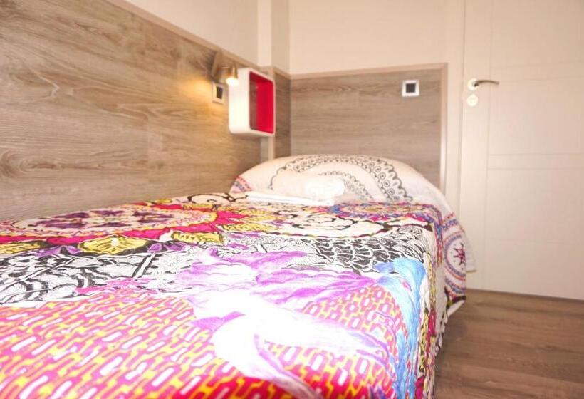 اتاق استاندارد با سرویس بهداشتی مشترک, Muchomadrid