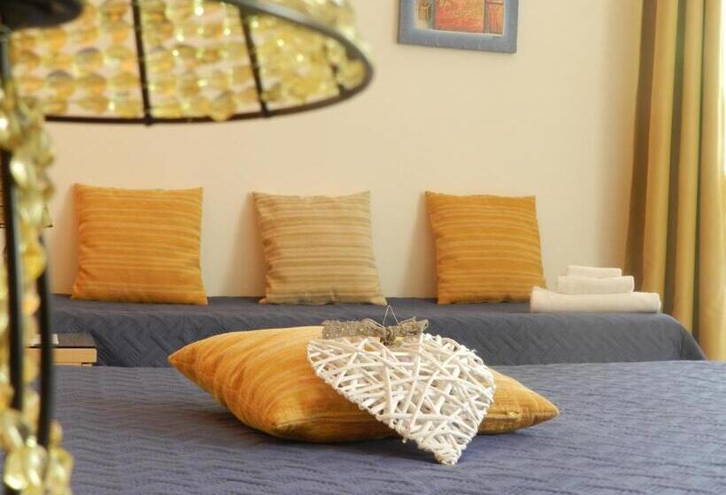 חדר סטנדרט לשלושה, Actinia Accommodation