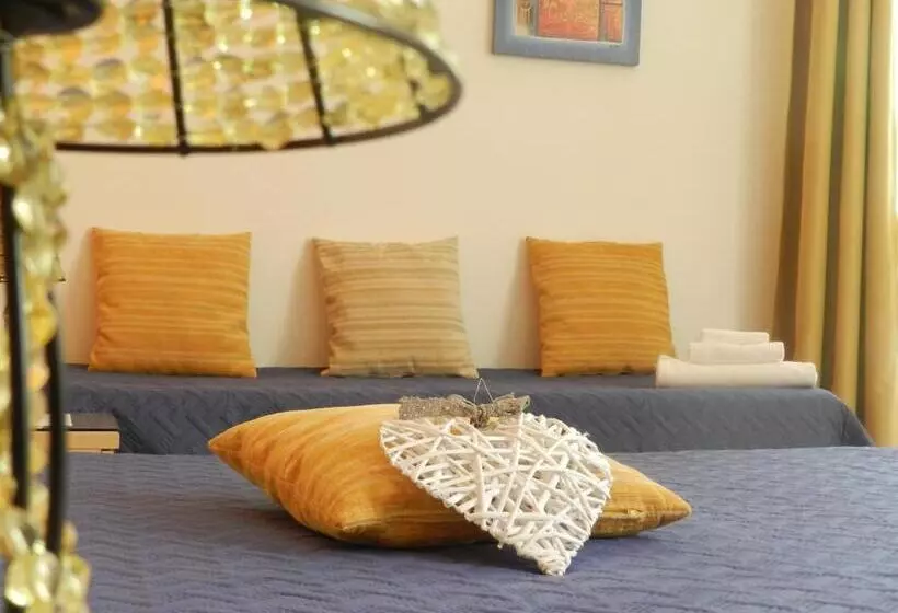 Pokój Standard Trzyosobowy, Actinia Accommodation