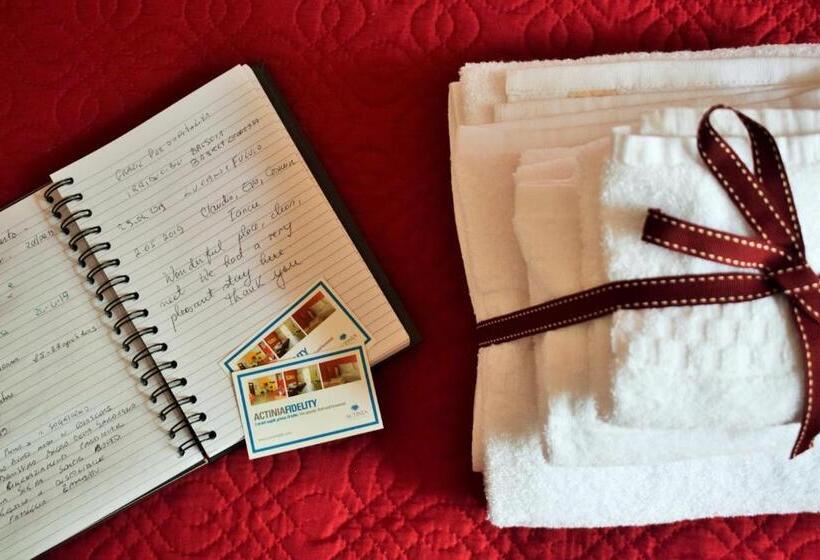 חדר סטנדרט לשלושה, Actinia Accommodation