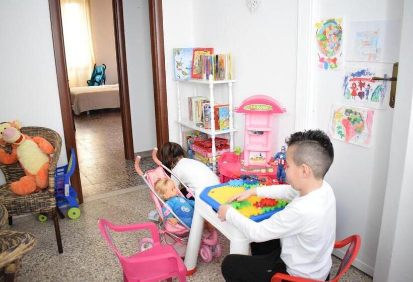 חדר סטנדרט לארבעה, Actinia Accommodation