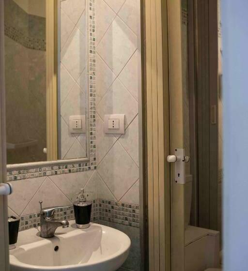 غرفة قياسية, Rooms 20 Settembre