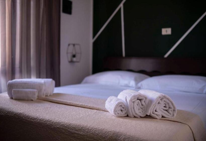 غرفة أساسية, Rooms 20 Settembre