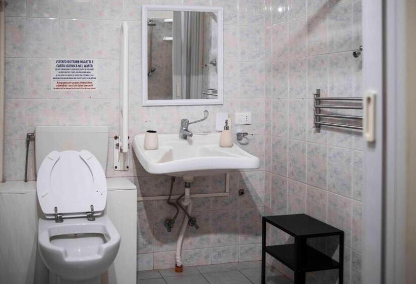 غرفة أساسية, Rooms 20 Settembre