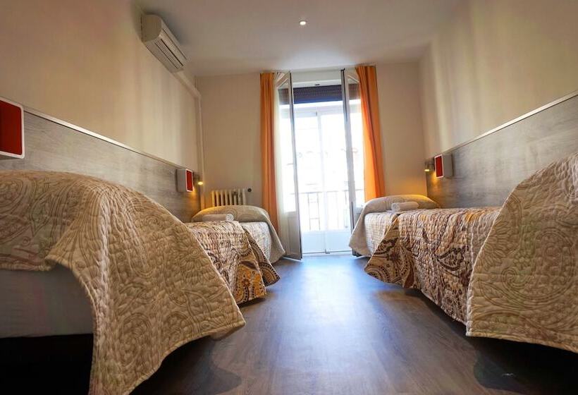 اتاق پایه چهارنفره با سرویس بهداشتی مشترک, Muchomadrid