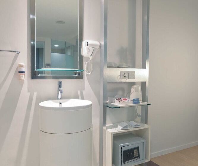 اتاق اجرایی, 1o1 Urban Jakarta Kelapa Gading