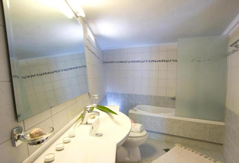 סוויטת ג'וניור, Adriatica