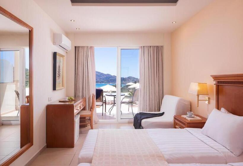 اتاق استاندارد با چشمانداز دریا, Avalon Palace