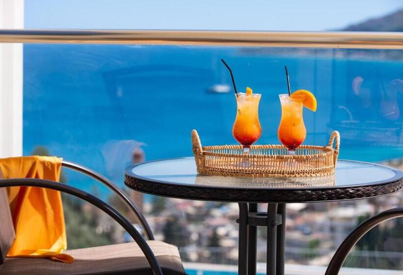 اتاق لوکس با چشمانداز دریا, Avalon Palace