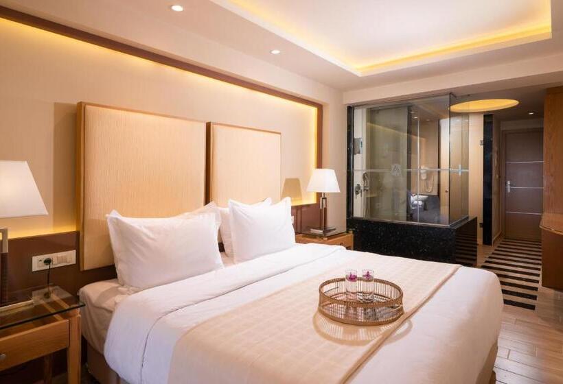 سوییت با چشمانداز دریا, Avalon Palace