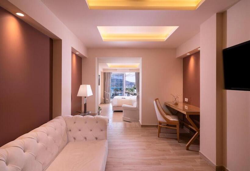 سوییت با چشمانداز دریا, Avalon Palace