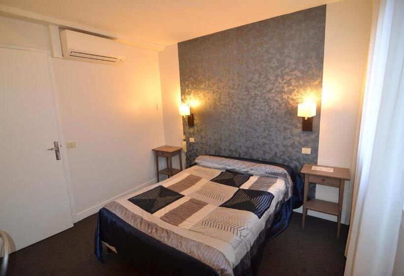 스탠다드 룸, Brit Hotel Cahors   Le Valentré