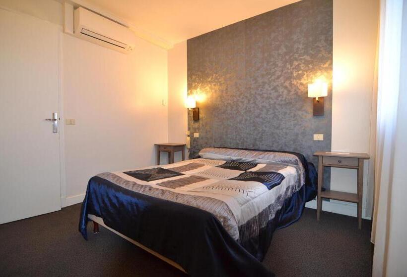 스탠다드 룸, Brit Hotel Cahors   Le Valentré