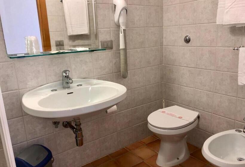 스탠다드 싱글 룸, Di Rocco